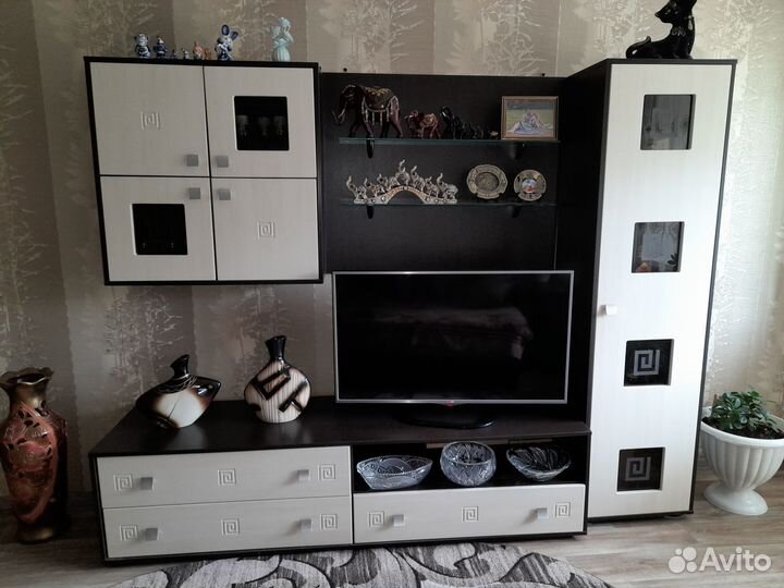 Продам стенку б/у за 12000 торг уместен