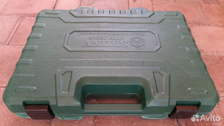 Набор ключей и головок 122 инструмента