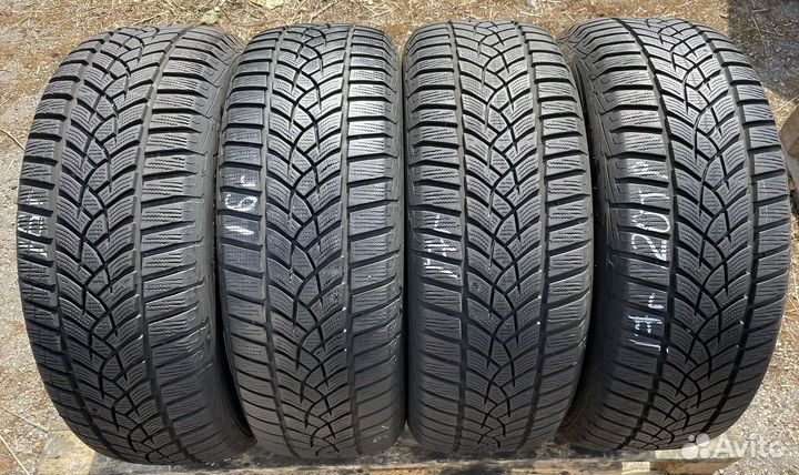Goodyear UltraGrip Performance Gen-1 215/60 R16