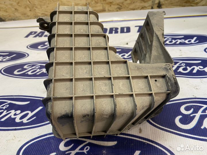 Резонатор воздушного фильтра Mazda 6 GG