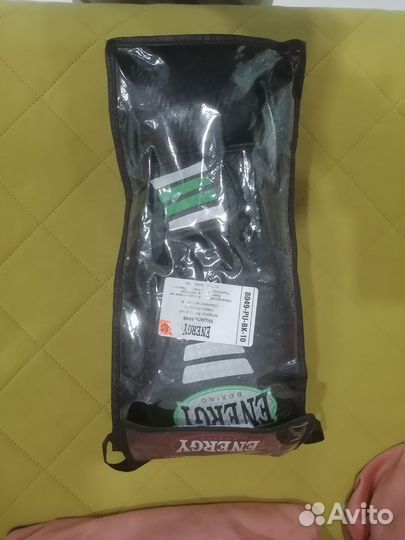 Боксерские перчатки 10 oz