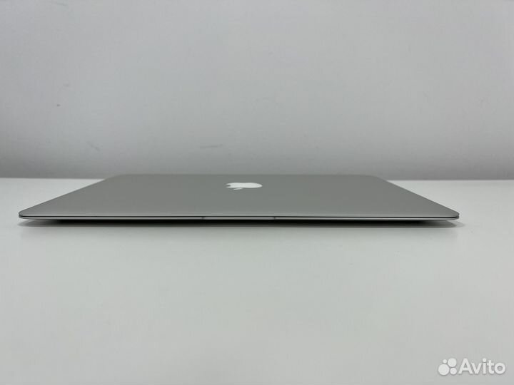 Новенький Macbook Air 13 2017