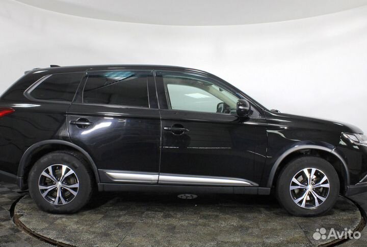 Mitsubishi Outlander 2.0 CVT, 2018, 100 200 км