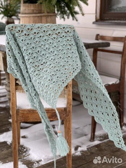 Шаль (бактус) и мед - душевный подарок для женщин