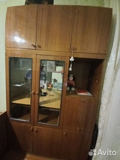 Книжный шкаф