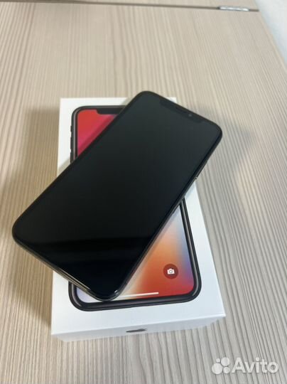 iPhone X, 64 ГБ