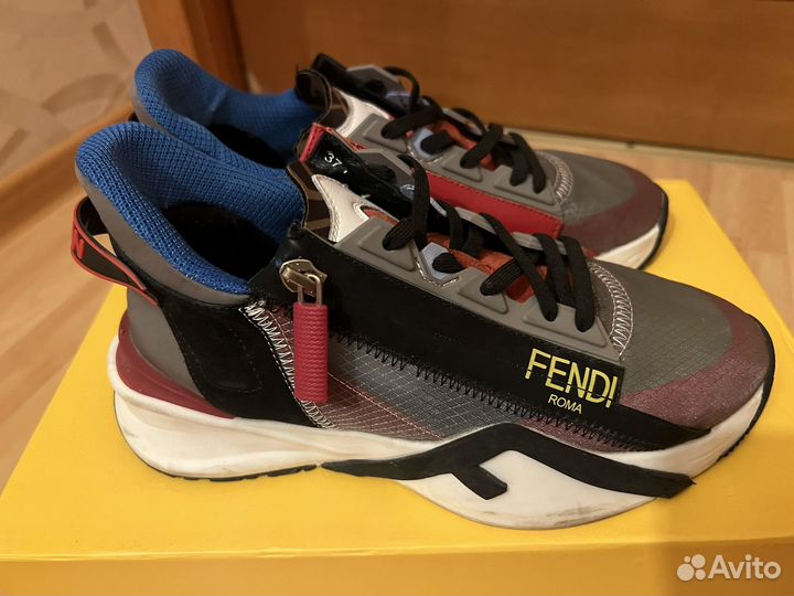 Кроссовки женские fendi