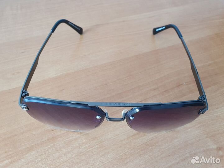 Солнцезащитные очки LV