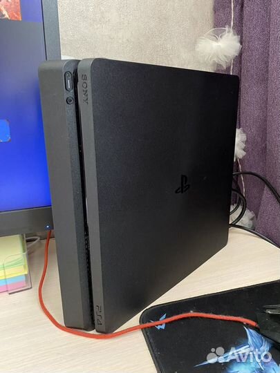 Игровая приставка ps4 slim 500