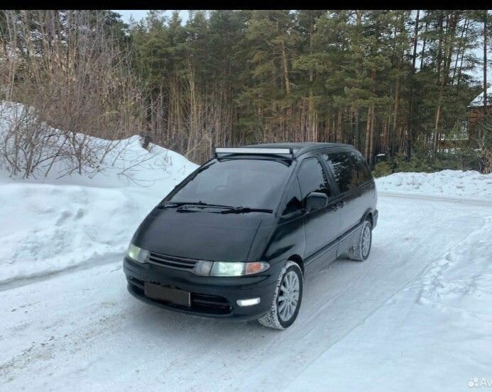 Toyota Estima Lucida