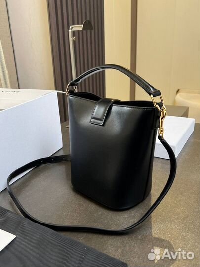 Сумка с ручкой Celine натуральная кожа чёрная