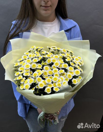 Ромашки в букете 100