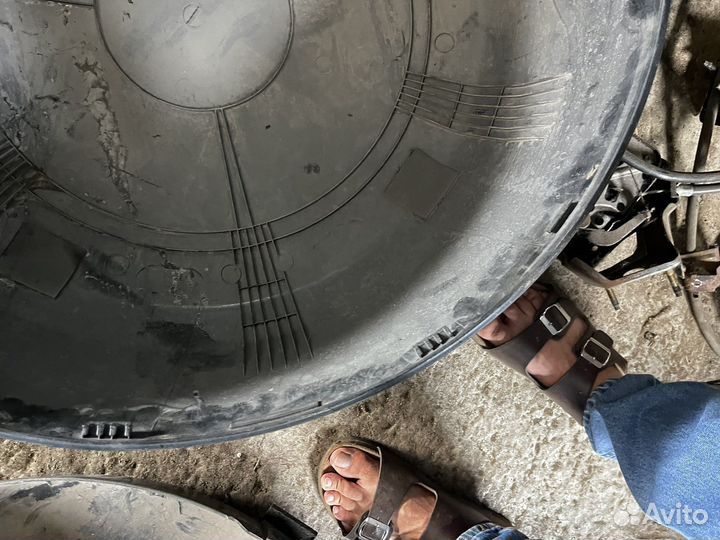 Колпак запасного колеса Toyota rav 4 xa20 00-06