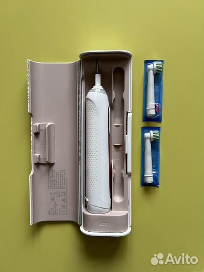 Электрическая зубная щетка Oral-B