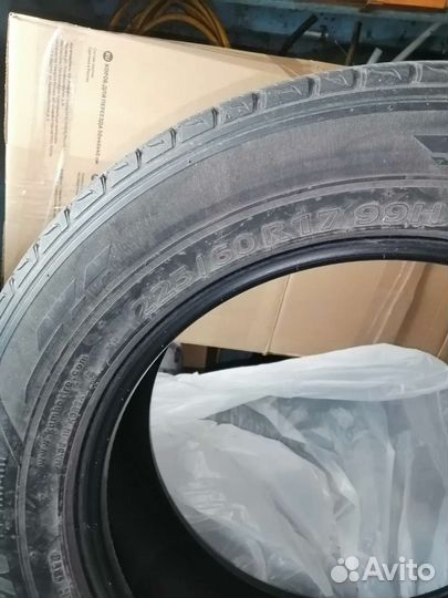 Kumho 722 225/60 R17 99H