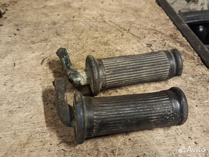 Подножки пассажира на мотоцикл иж