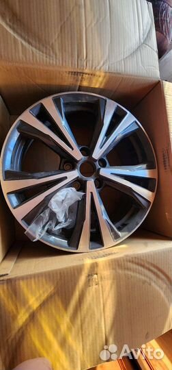 Диск литой Qashqai/Xtrail r18 оригинал