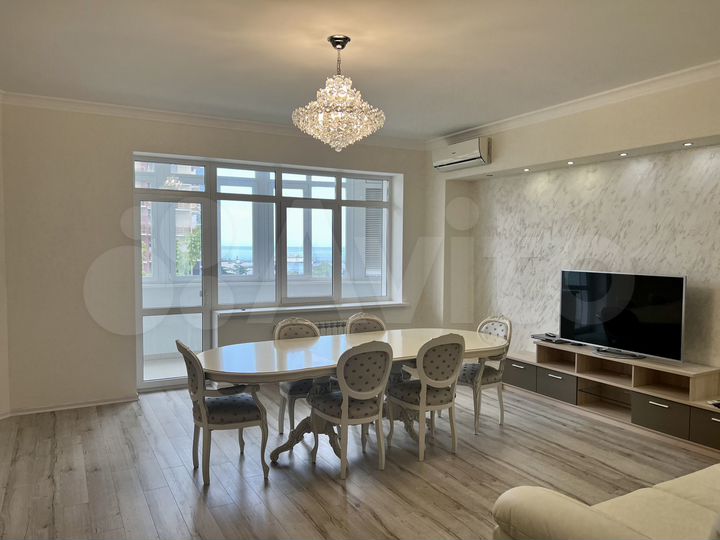 3-к. квартира, 166 м², 2/16 эт.