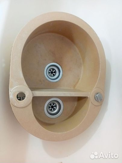 Продам кухонную раковину