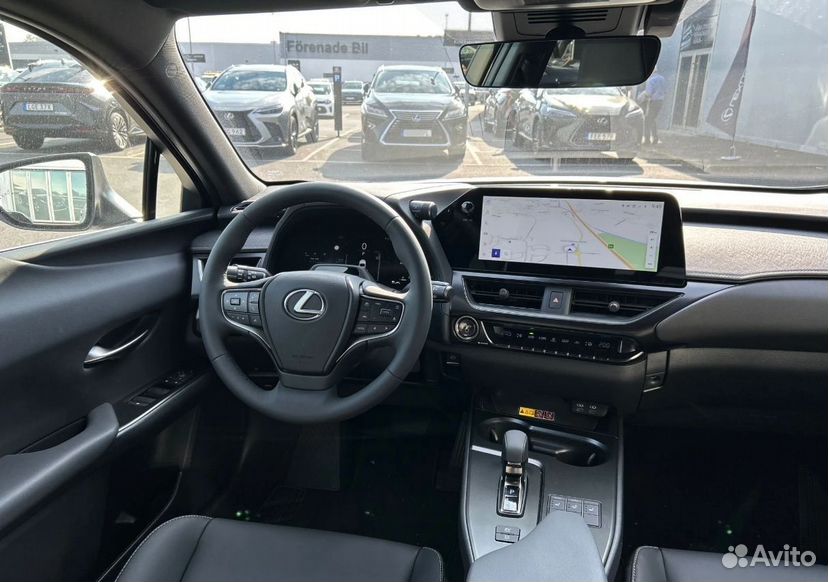 Lexus UX AT, 2024, 390 км