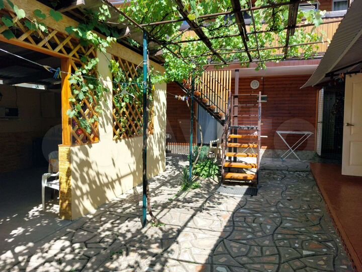 Комната 15 м² в 5-к., 1/2 эт.