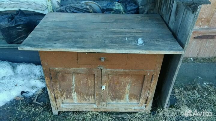 Старинный кухонный стол