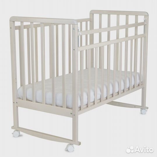 Детская кроватка, ванночка, матрац