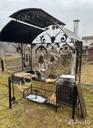 Мангал с крышей