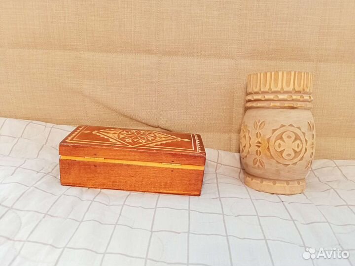 Ваза и шкатулка из дерева