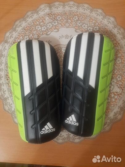Щитки футбольные adidas
