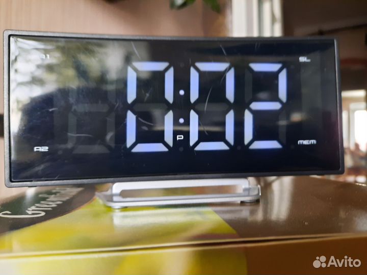 Радио-часы со светодиодным индикатором