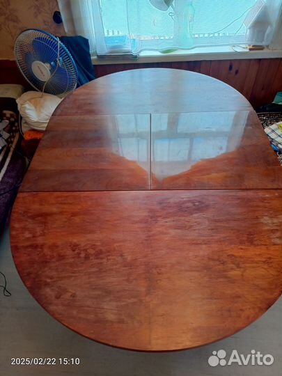 Круглый стол раздвижной из массива