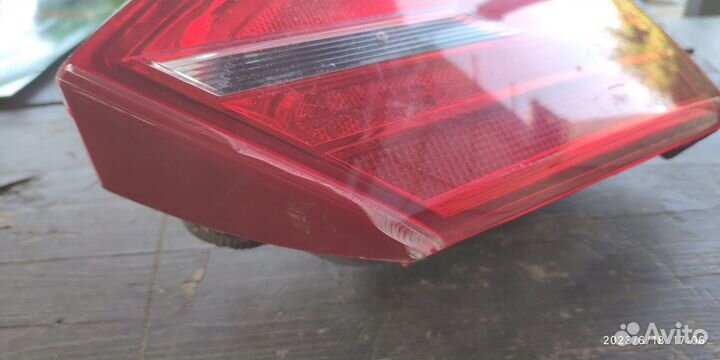 Фонарь задний правый внутренний Volkswagen JettaVI