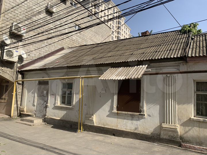 Дом 1750 м² на участке 2 сот.