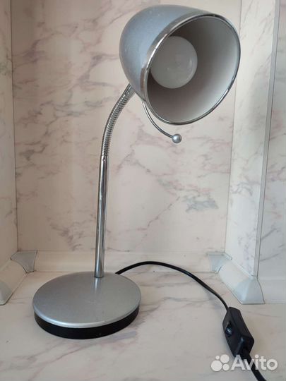 Лампа настольная