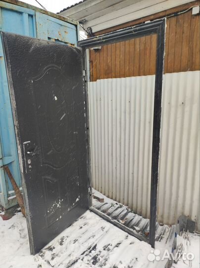 Дверь входная металлическая