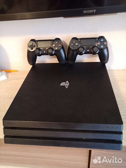 Sony PS4 Pro 1000gb, подписка ps plus Deluxe