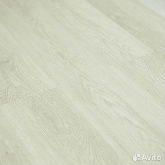 Ламинат влагостойкий новый