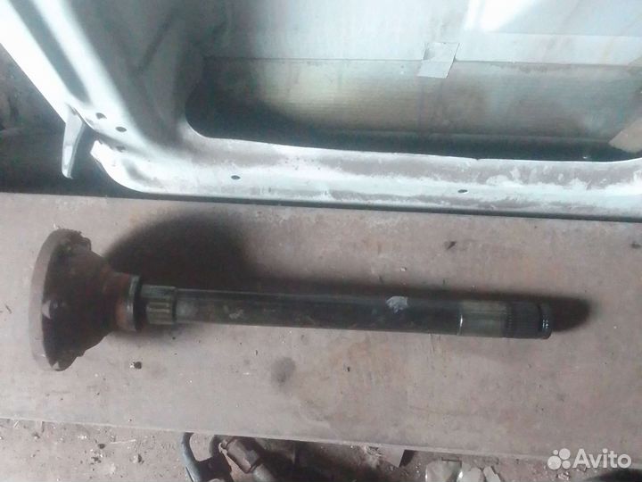 Вал кпп промежуточный Vw Transporter T4