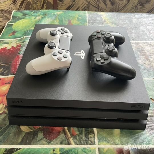 Sony PS4 pro 1tb + игры