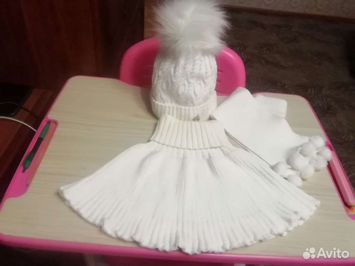 Комплект шапка, шарф и манишка