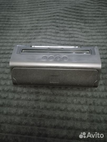 Музыкальная портативная колонка
