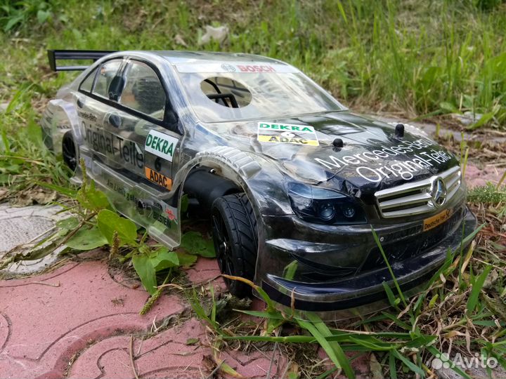 Продаётся радиоуправляемая модель Mersedes на двс