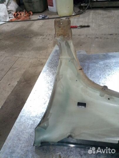 Крылья передние opel monterey под ремонт