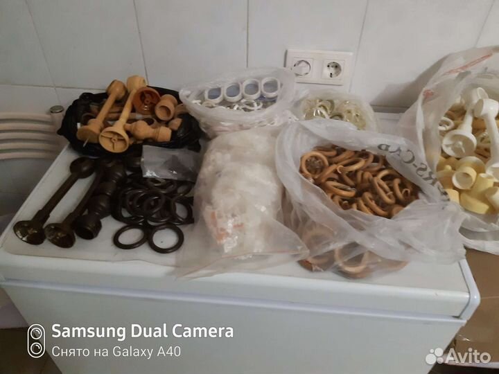 Карнизы для штор,часы,картины,маски