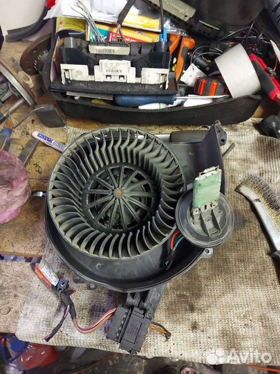 Моторчик отопителя печки Skoda Fabia 1