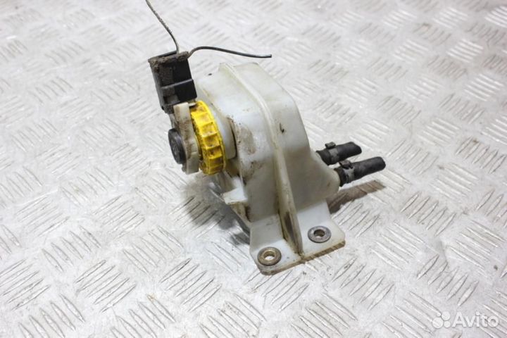 Бачок главного тормозного цилиндра Fiat Marea 1996