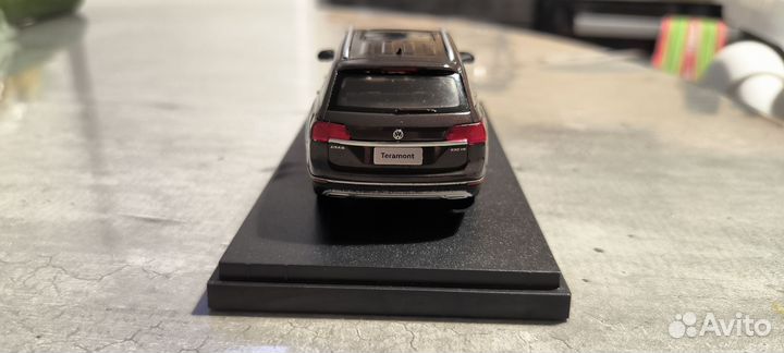 Volkswagen Teramont модель 1:43