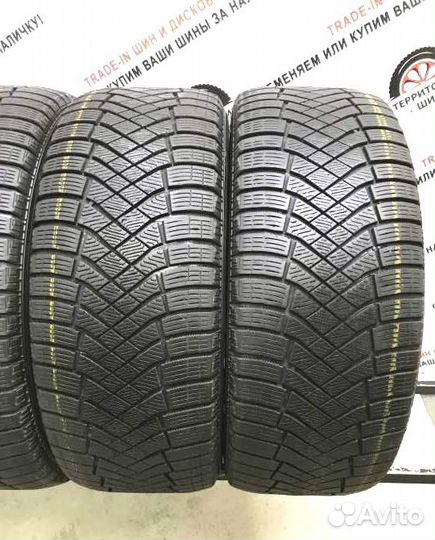 Pirelli Ice Zero FR 225/45 R18 94Q