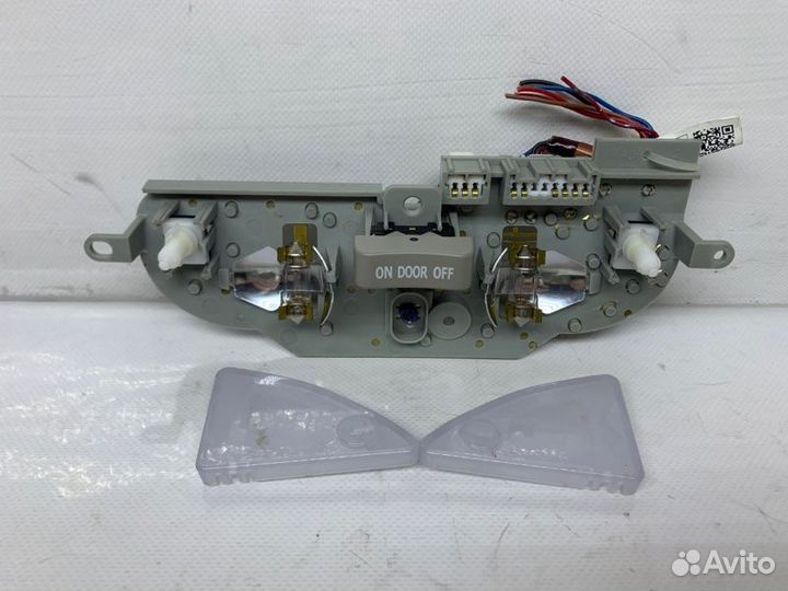 Плафон освещения салона Infiniti Qx56 5.6 2010